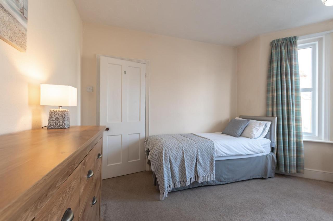 3-Bedroom House L Fast Wi-Fi L Garden L Newly Decorated L Close To Shops And Restaurants Bournemouth Exterior foto